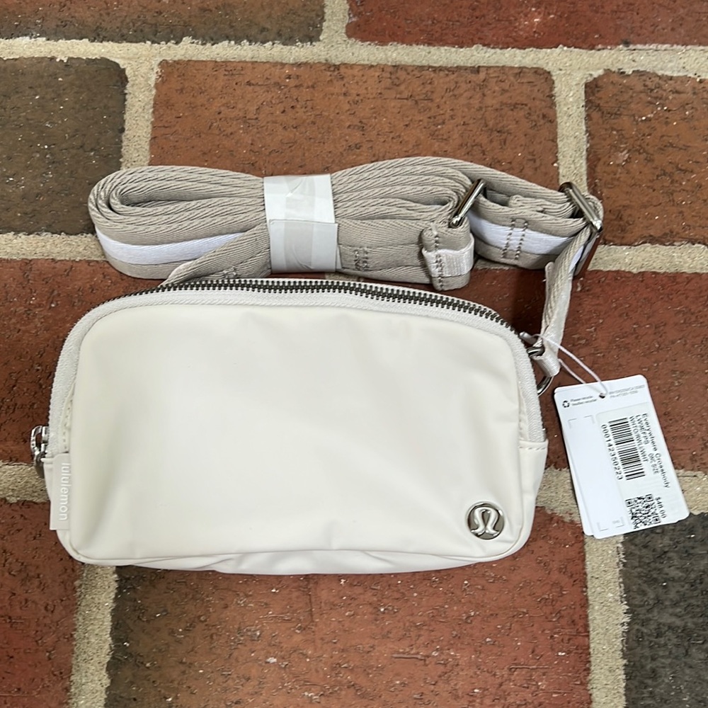 Lululemon White Opal Everywhere Crossbody Bag, NWT
